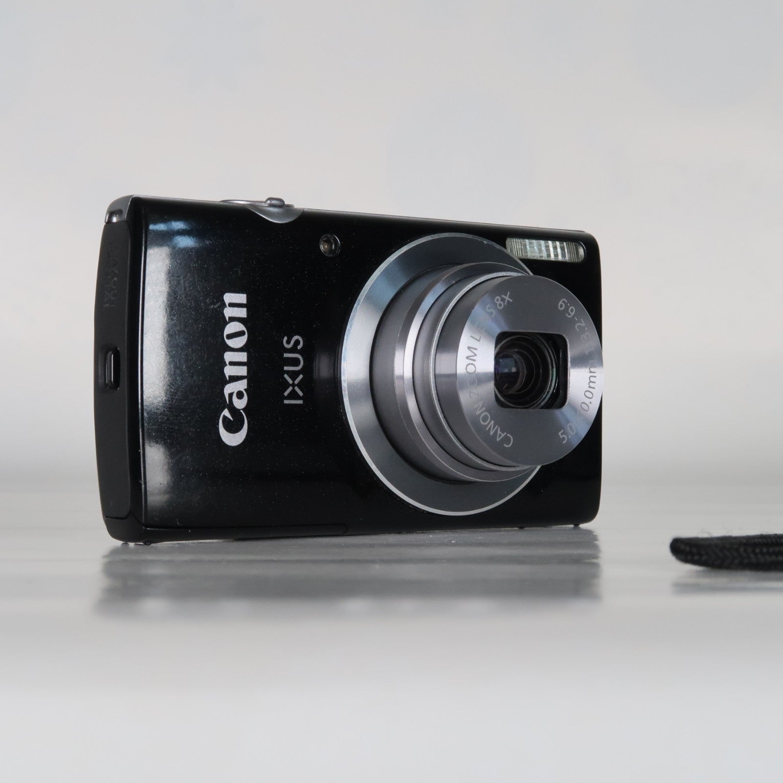 Canon IXUS 145 / ELPH 135 16.0MP Digital Camera Black – With SD Card 4GB & Case