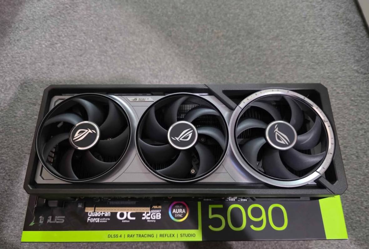 ROG Astral OC RTX 5090 32GB GDDR7 NVIDIA GEFORCE Graphics Card GPU