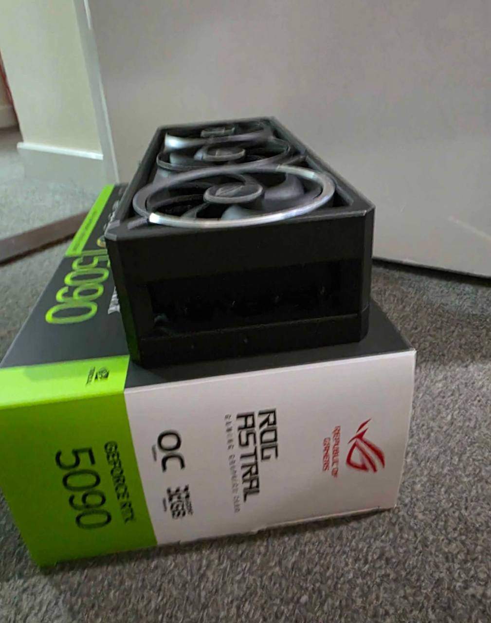 ROG Astral OC RTX 5090 32GB GDDR7 NVIDIA GEFORCE Graphics Card GPU
