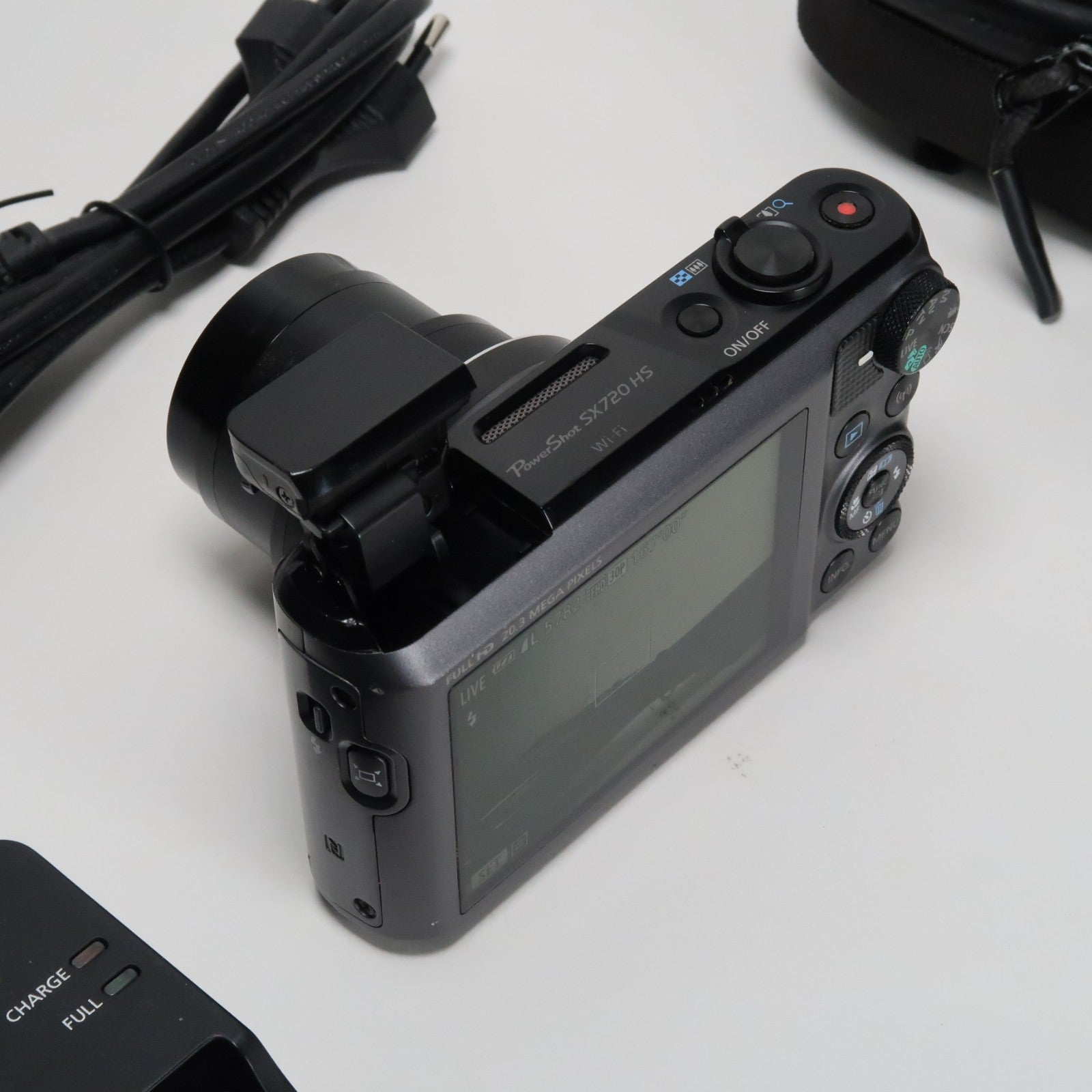 Canon PowerShot SX720 HS 20.3MP Digital Camera – Black – 40x Zoom + Case + SD 32GB