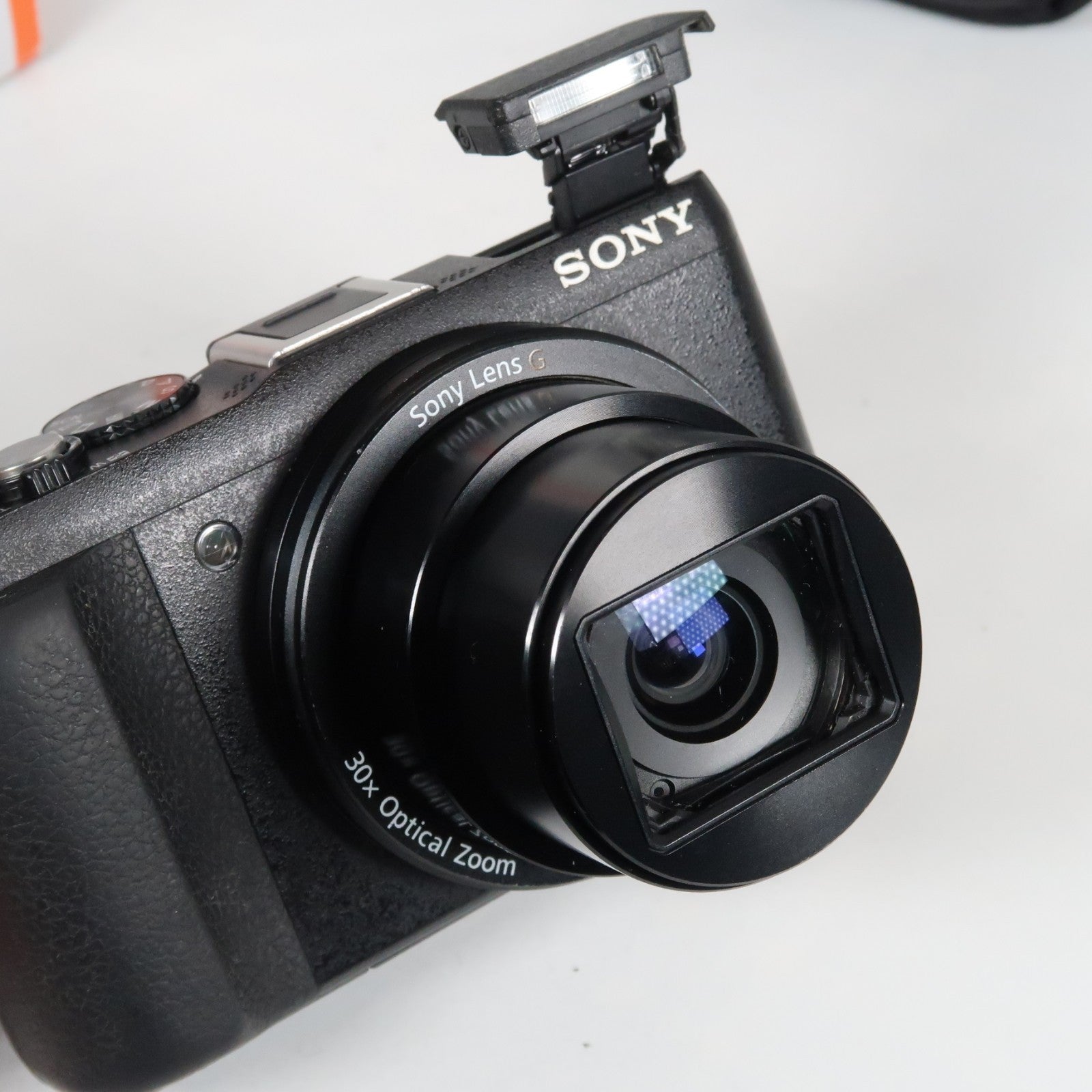Sony CyberShot DSC-HX60V 20.4MP Digital Camera – Boxed, with Case &amp; 32GB SD Card