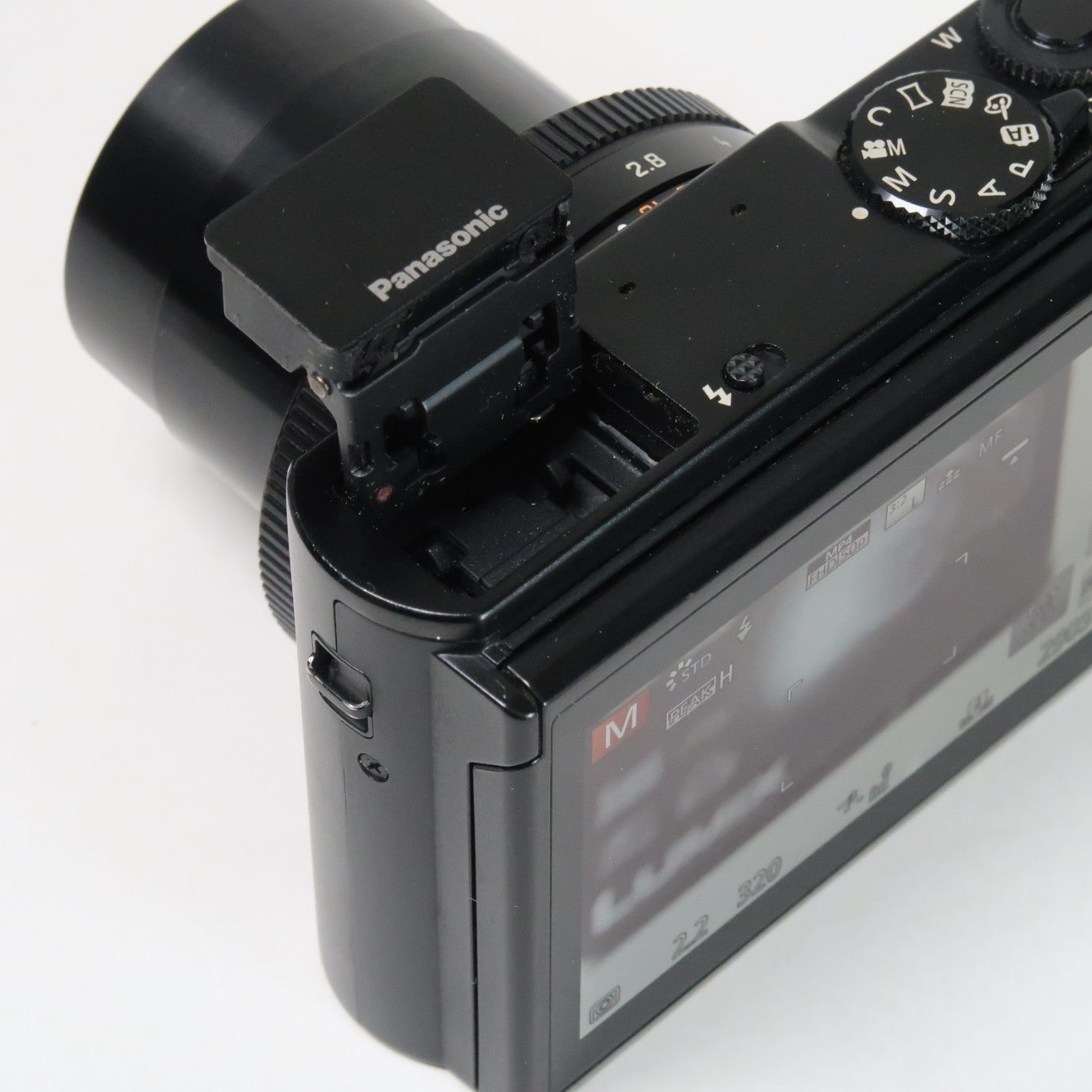 Panasonic Lumix DMC-LX15 Digital Camera – Black – Original Packaging + 32GB SD Card