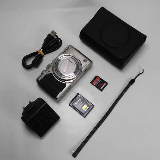 [Mint] Nikon Coolpix S9900 30x Digital Compact Camera Silver + Case + SD Card
